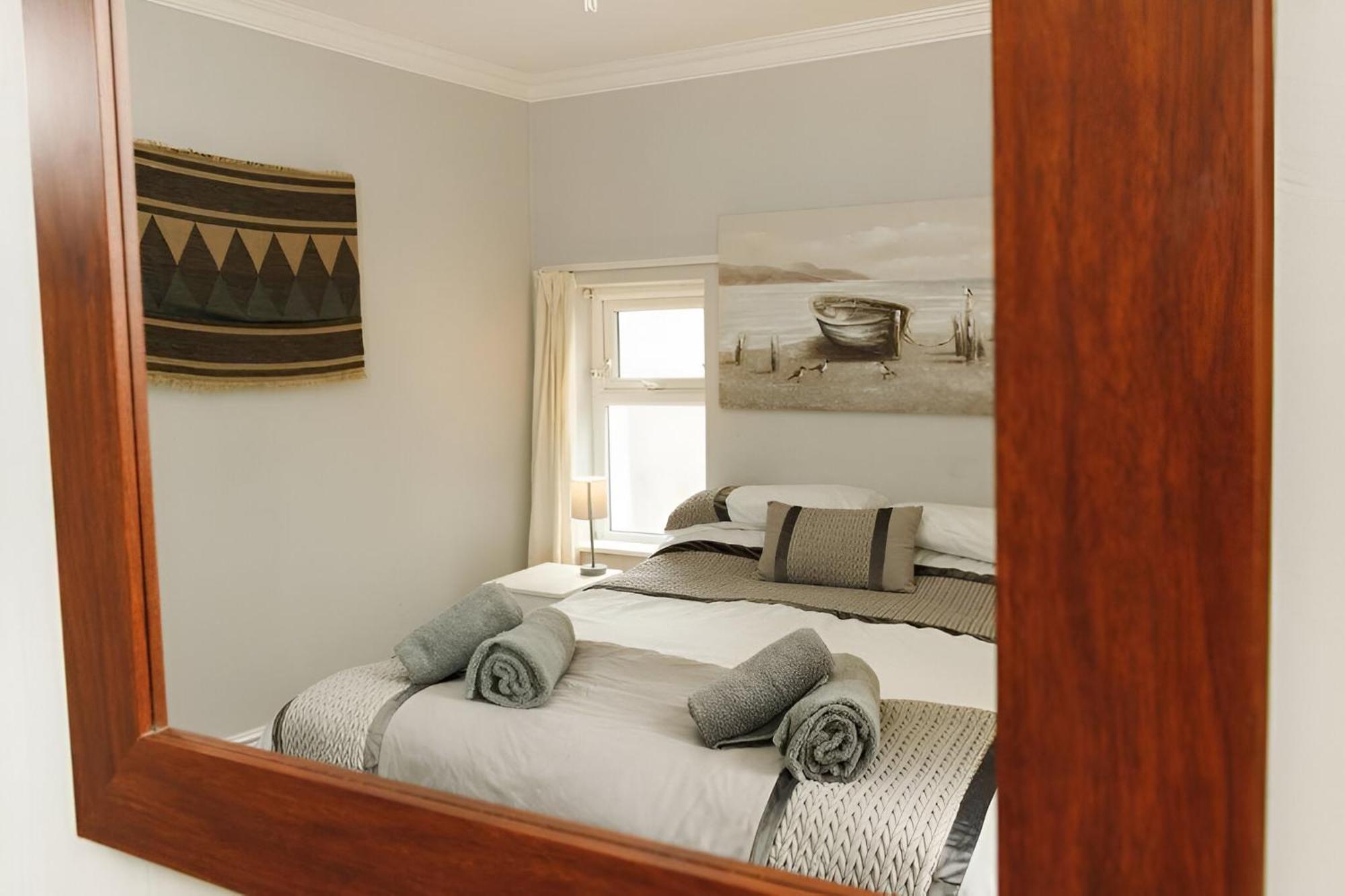 Seaside Bliss Your Perfect 1br Wales Escape * Llandudno